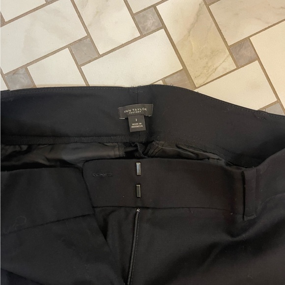 Ann Taylor Factory The Trouser Pant In Seasonless Stretch - Picture 4 of 8